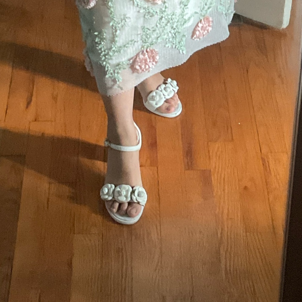 Chanel White Floral Women's Sandals - Picture 9 of 10